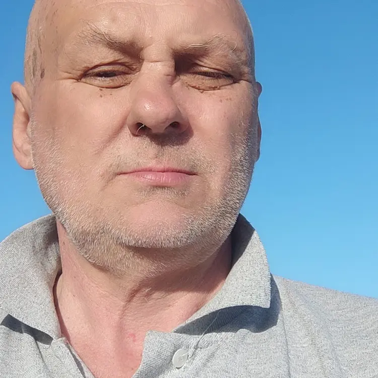 Я Юрий, 54, из Минска, ищу знакомство для секса на одну ночь