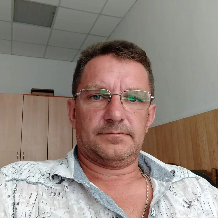 Я Илья, 46, знакомлюсь для секса на одну ночь в Самаре