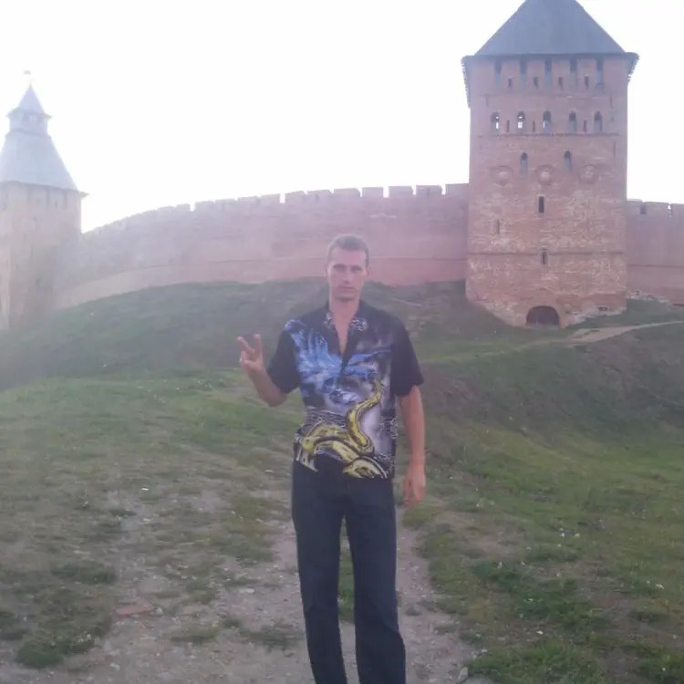 Я Александр, 36, из Великого Новгорода, ищу знакомство для постоянных отношений