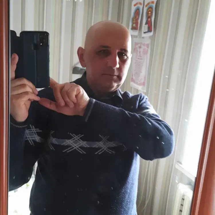 Я Влад, 54, знакомлюсь для открытые отношения в Киеве