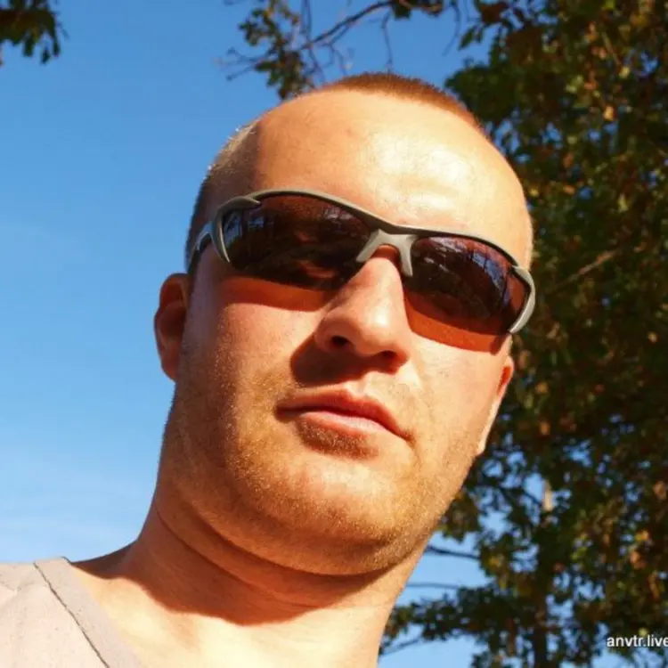 Я Владимир, 32, знакомлюсь для регулярного секса в Новопскове