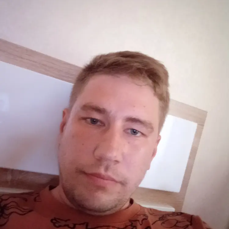Павел из Хабаровска, мне 28, познакомлюсь для виртуального секса