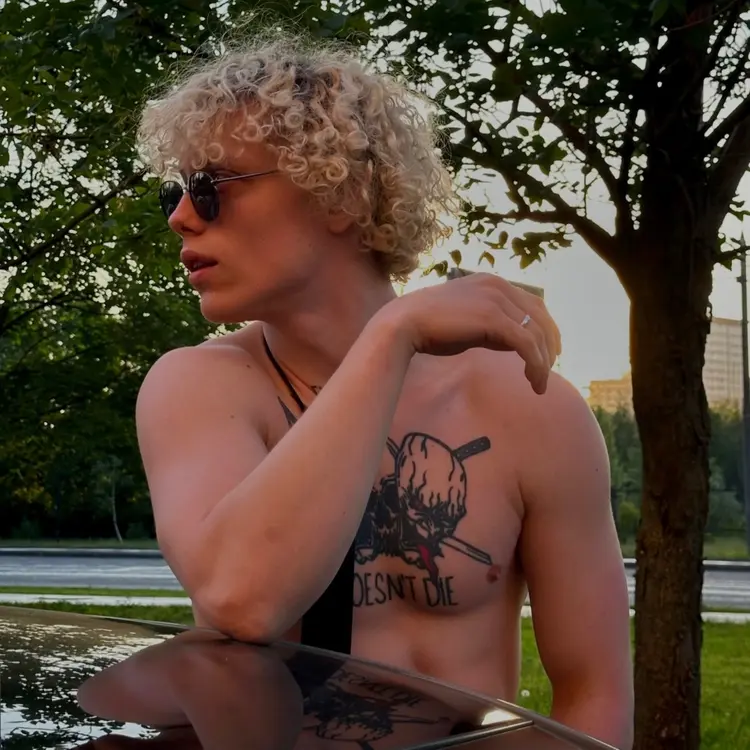 Я Дмитрий, 24, из Москвы, ищу знакомство для секса на одну ночь