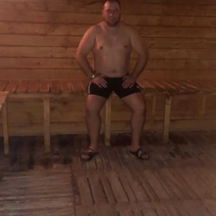 Denis из Морозовска, ищу на сайте регулярный секс