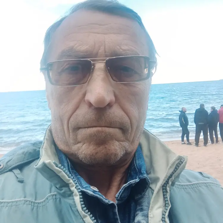 Viktor из Улан-Удэ, мне 75, познакомлюсь для регулярного секса