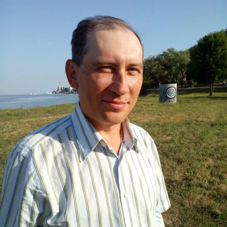 Я Олег, 50, знакомлюсь для секса на одну ночь в Таганроге