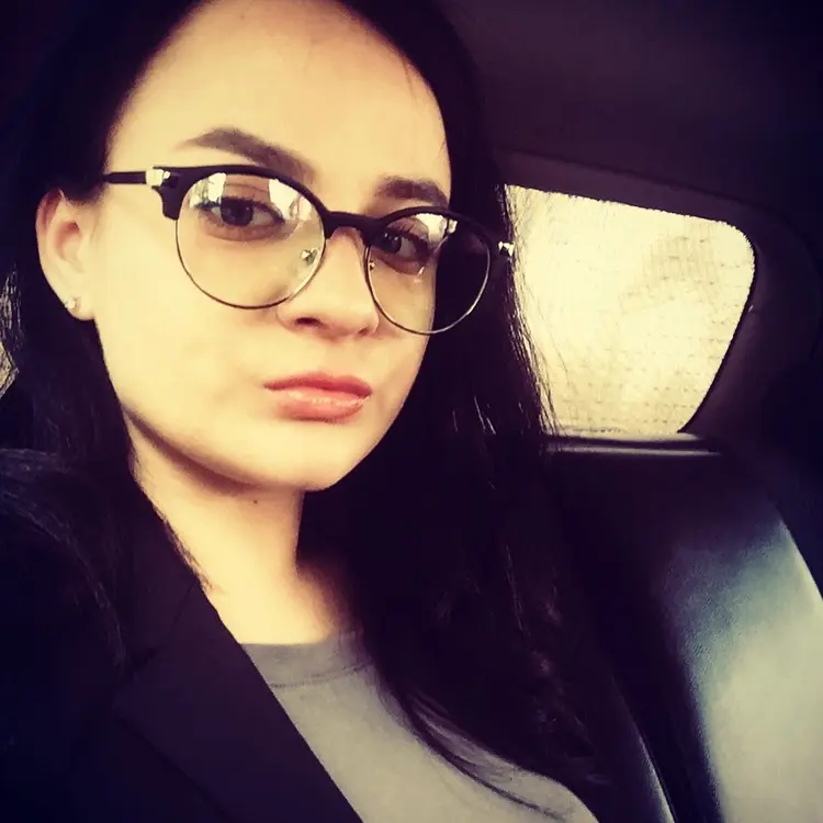 Лена из Хабаровска, мне 31, познакомлюсь для регулярного секса