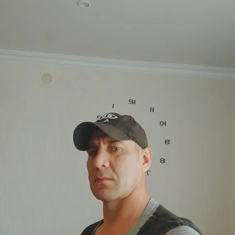 Я Сергей, 39, знакомлюсь для регулярного секса в Симферополе