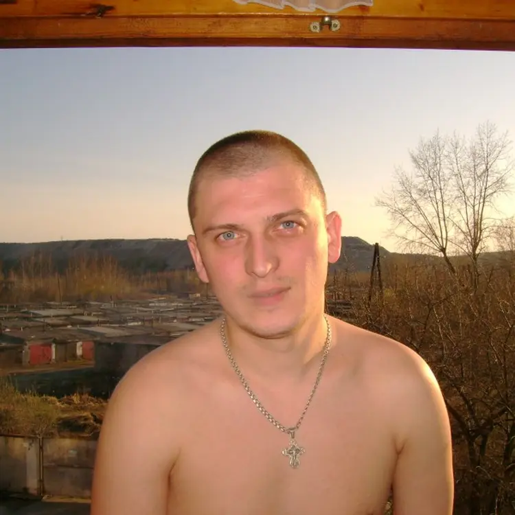 Я Вадим, 42, из Коряжмы, ищу знакомство для секса на одну ночь