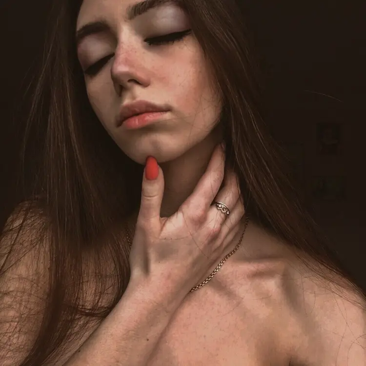 Карина из Санкт-Петербурга, ищу на сайте виртуальный секс