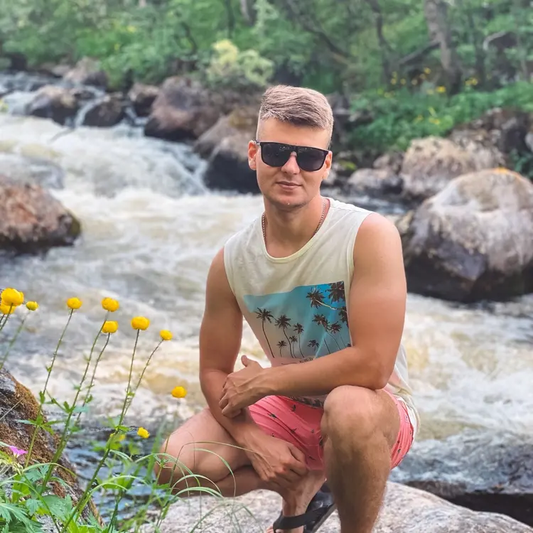 Я Дмитрий, 26, знакомлюсь для регулярного секса в Североморске