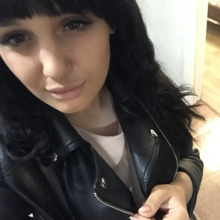Виолетта из Иркутска, мне 24, познакомлюсь для виртуального секса