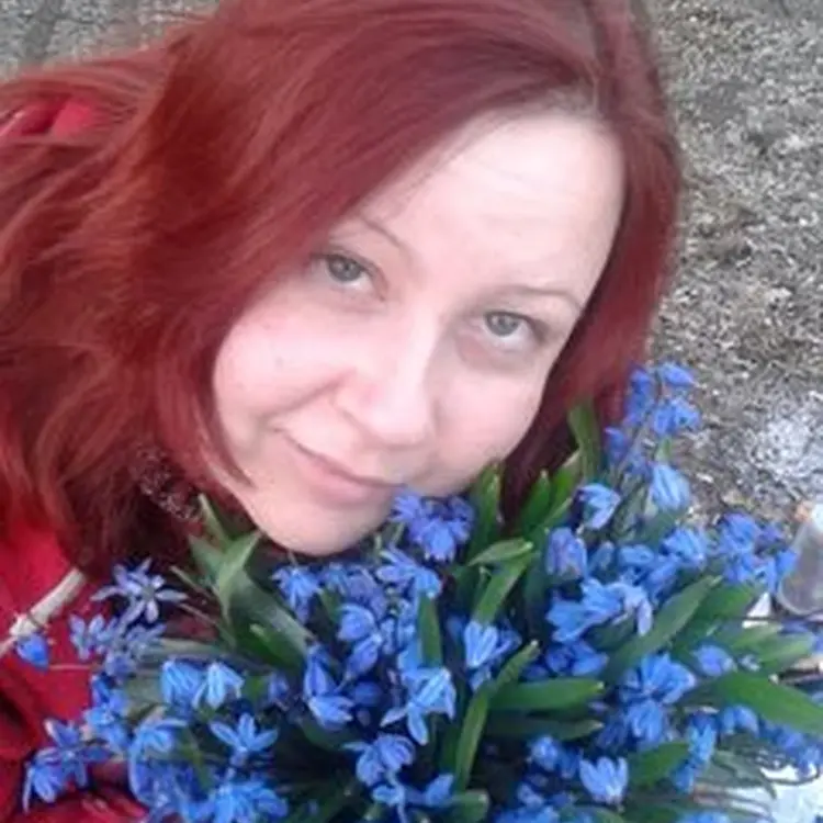 Алёна из Луганска, ищу на сайте постоянные отношения