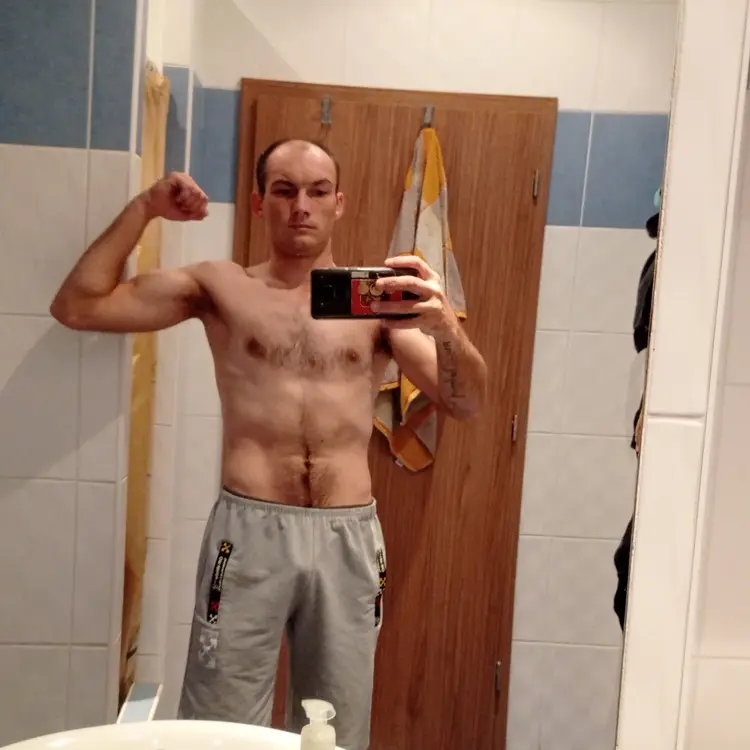 Я Коля, 31, из Ужгорода, ищу знакомство для регулярного секса