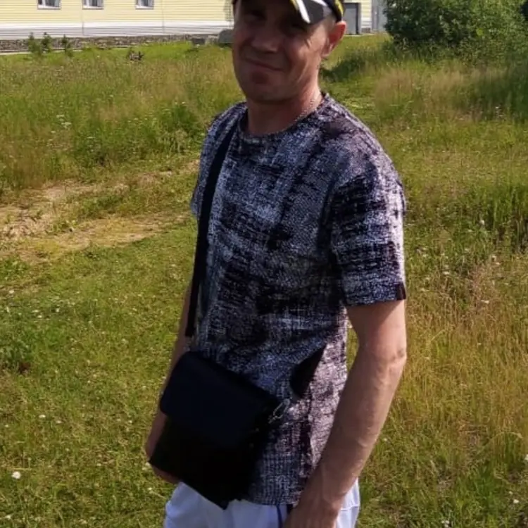 Я Игорь, 40, знакомлюсь для регулярного секса в Стрежевом