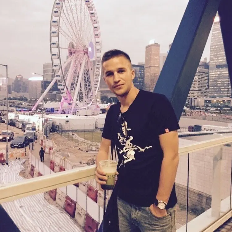 Я Андрей, 32, из Ровно, ищу знакомство для секса на одну ночь