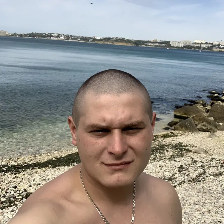 Я Евгений, 29, знакомлюсь для регулярного секса в Черняховске