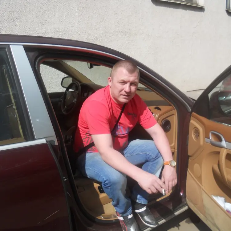 Я Дмитрий, 44, из Кирова, ищу знакомство для регулярного секса