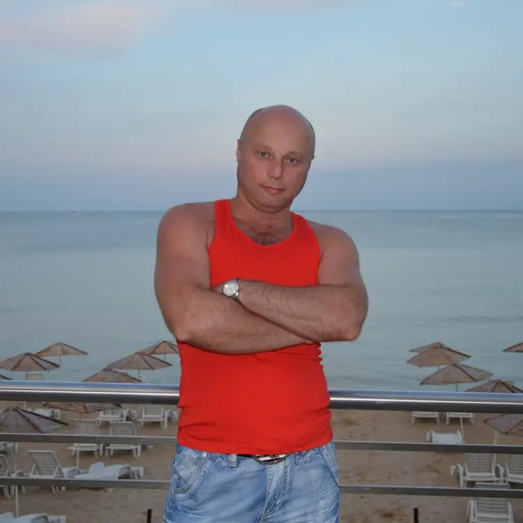 Я Сергей, 51, знакомлюсь для регулярного секса в Черновцах