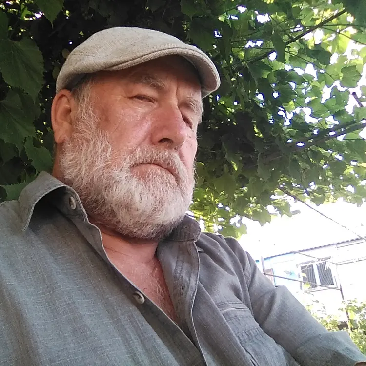 Я Алексей, 68, из Болхова, ищу знакомство для общения