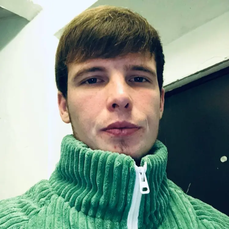 Данил из Хабаровска, мне 19, познакомлюсь для виртуального секса