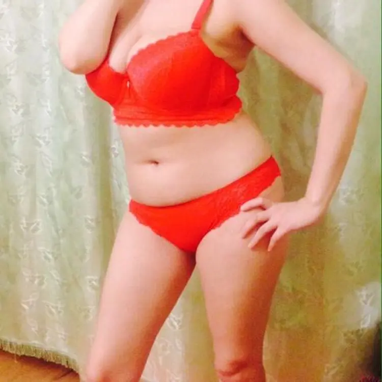 Я Натали, 29, из Хабаровска, ищу знакомство для секса на одну ночь