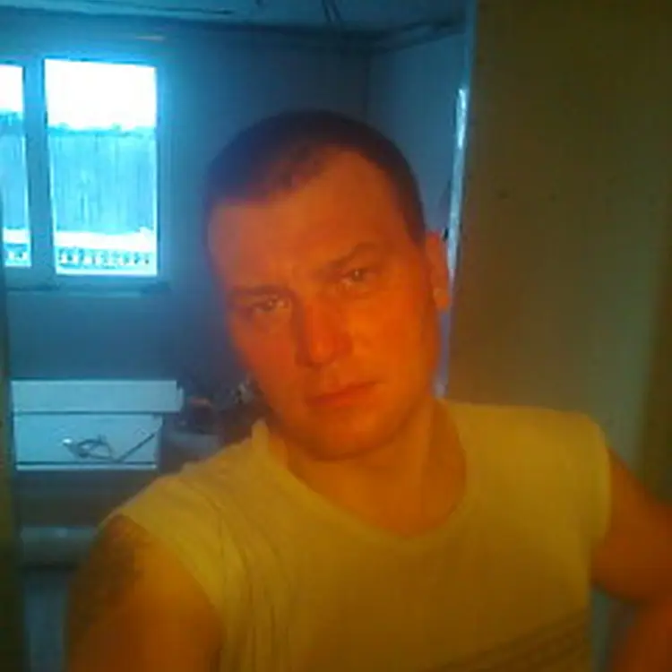 Я Андрей, 46, из Еманжелинска, ищу знакомство для секса на одну ночь