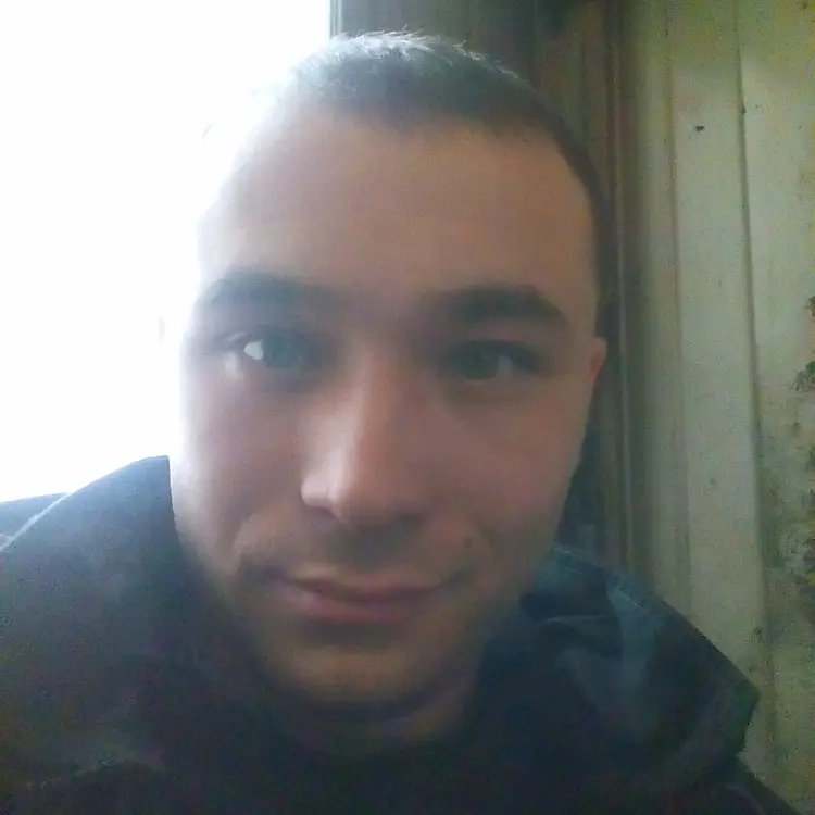 Я Артём, 36, из Селиярова, ищу знакомство для виртуального секса