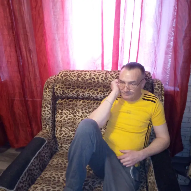 Дмитрий из Вологды, мне 52, познакомлюсь для регулярного секса