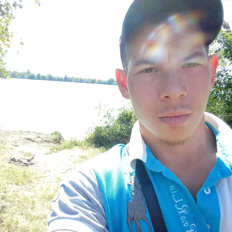 Я Виктор, 25, знакомлюсь для общения в Скадовске