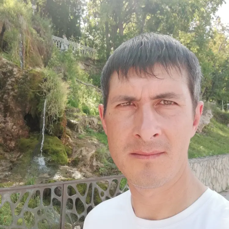 Я Дамир, 38, знакомлюсь для общения в Нижнекамске