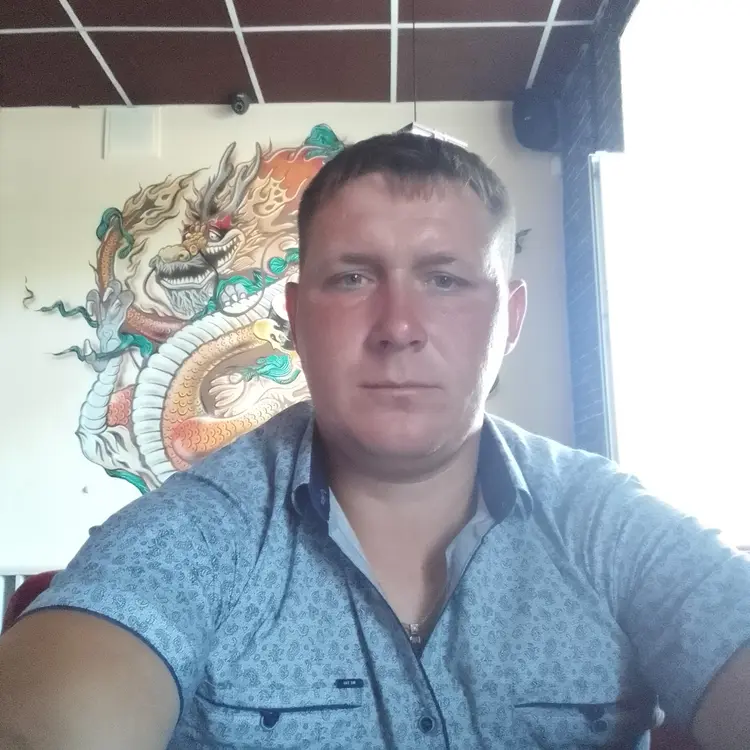 Я Александр, 35, знакомлюсь для регулярного секса в Владимире