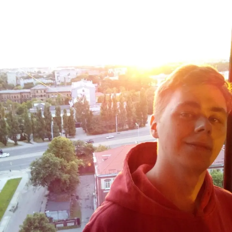 Дмитрий из Калининграда, мне 23, познакомлюсь для приятного времяпровождения