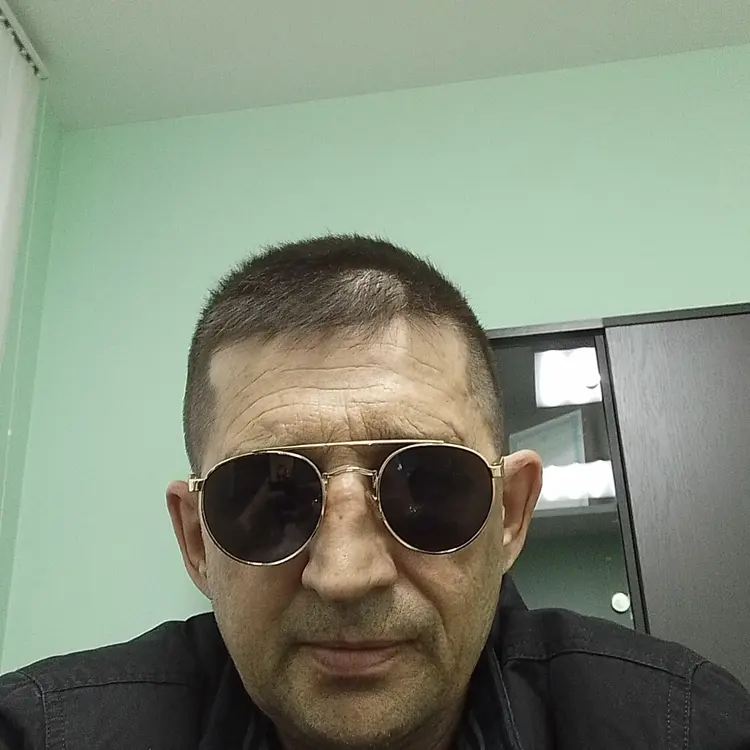 Юрий из Омска, мне 52, познакомлюсь для секса на одну ночь