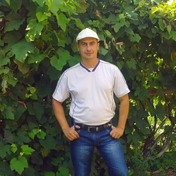 Я Алексей, 47, знакомлюсь для постоянных отношений в Тростянце