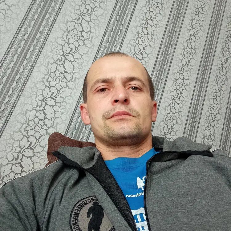 Я Александр, 35, знакомлюсь для регулярного секса в Бобруйске