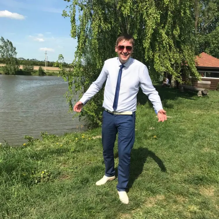 Я Александр, 36, из Рогачева, ищу знакомство для секса на одну ночь