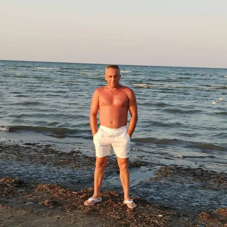 Олег из Запорожья, ищу на сайте регулярный секс