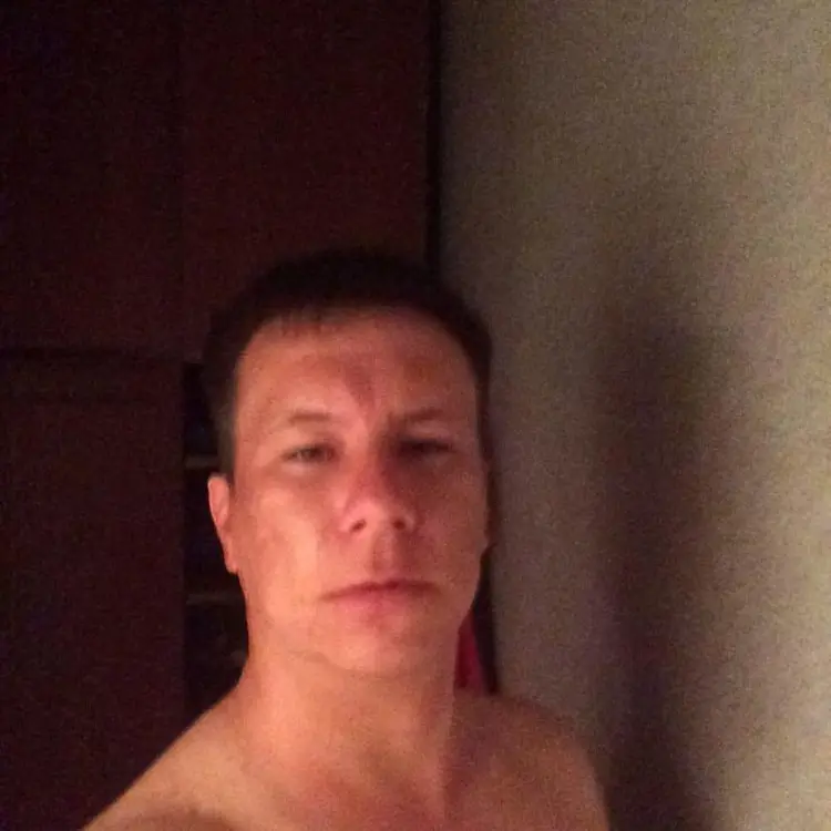 Станислав из Лесозаводска, мне 31, познакомлюсь для секса на одну ночь
