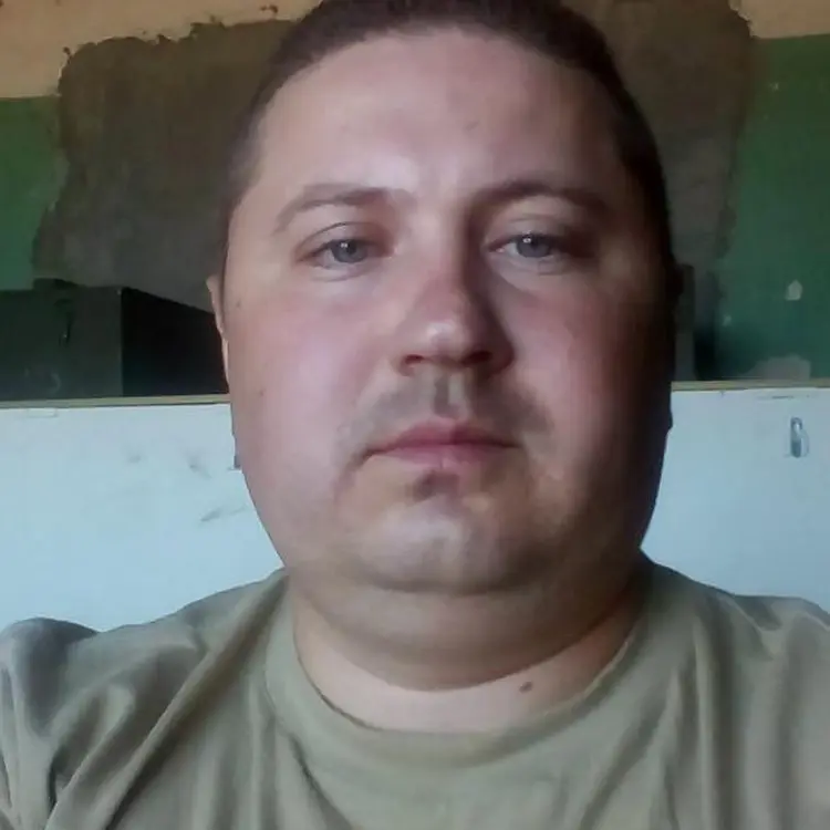 Дмитрий из Знаменска, мне 40, познакомлюсь для секса на одну ночь