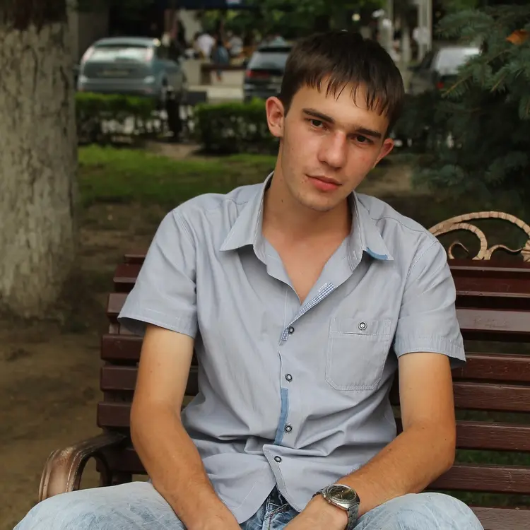 Егор из Сургута, мне 24, познакомлюсь для секса на одну ночь
