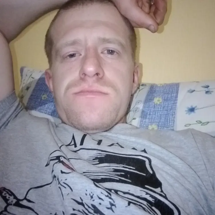 Я Oleg, 31, знакомлюсь для регулярного секса в Макеевке