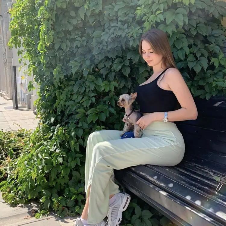 Я Кристина, 23, из Донецка, ищу знакомство для приятного времяпровождения