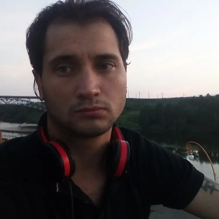 Я Алексей, 31, знакомлюсь для общения в Каменске-Уральском