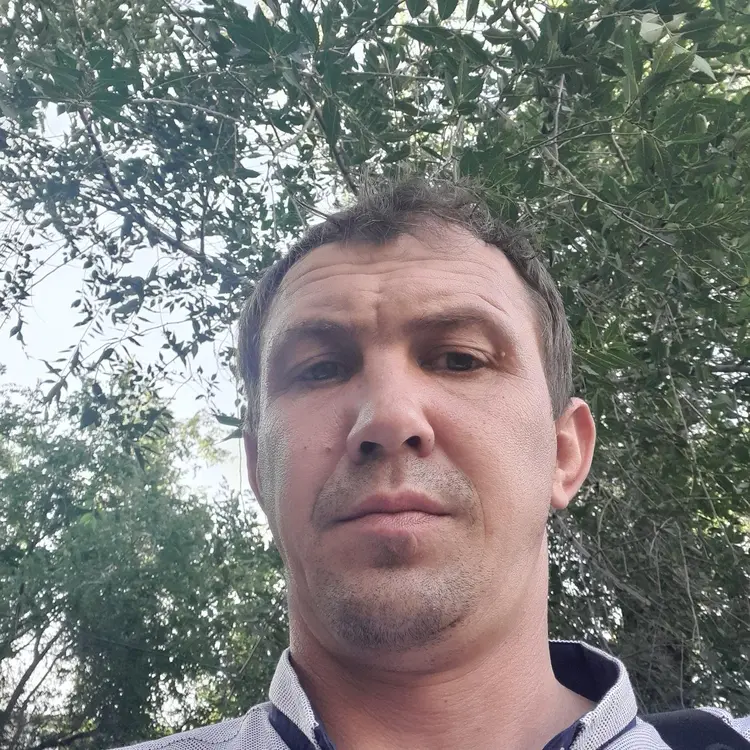 Виталий из Сызрани, мне 44, познакомлюсь для секса на одну ночь