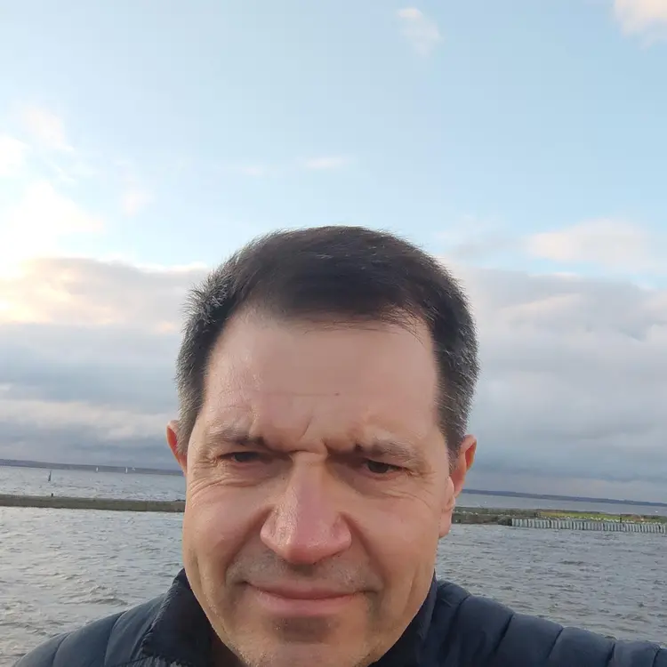 Я Антон, 49, знакомлюсь для приятного времяпровождения в Кропоткине