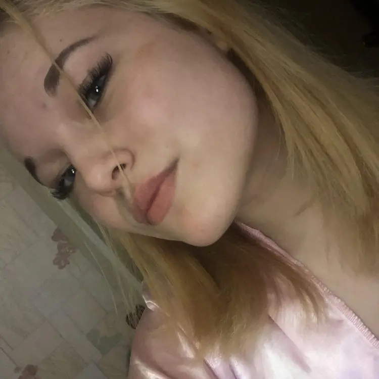 Диана из Александрова, ищу на сайте виртуальный секс