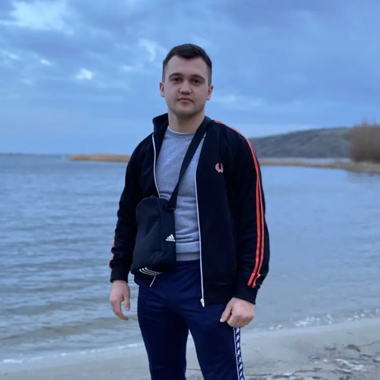 Я Алексей, 23, из Тихвина, ищу знакомство для регулярного секса