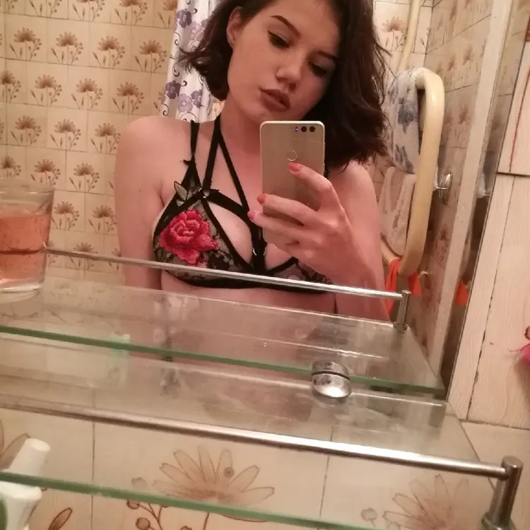 Я Валерия, 22, из Владивостока, ищу знакомство для секса на одну ночь
