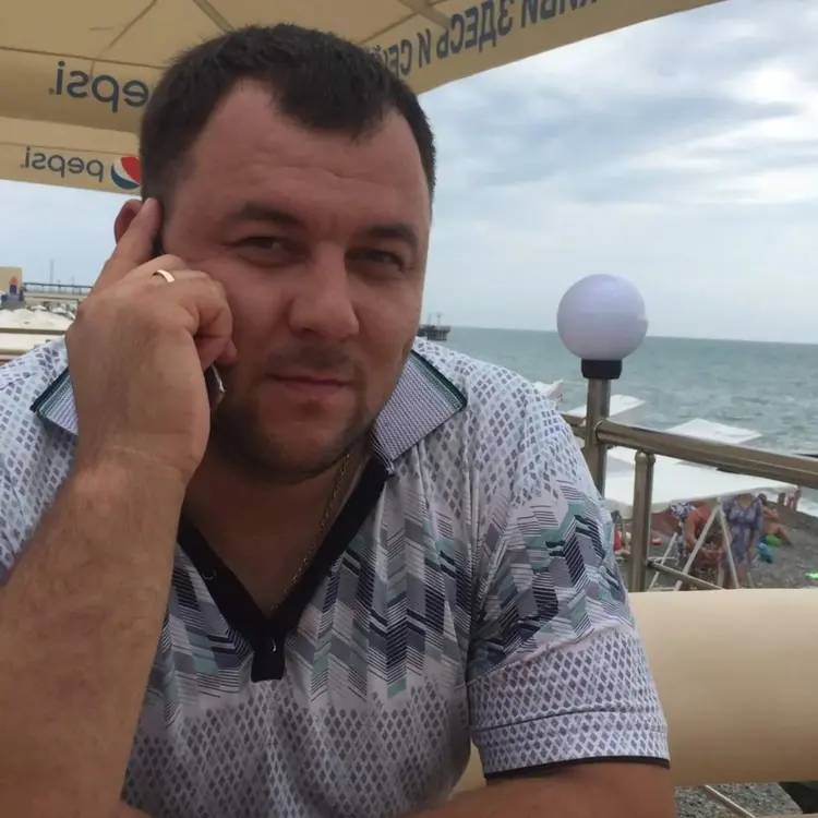 Я Дмитрий, 33, из Стаханова, ищу знакомство для секса на одну ночь